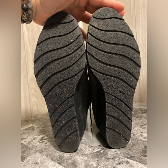 LIKE NEW Clarks Collection Gray Wedges - Picture 3 of 6